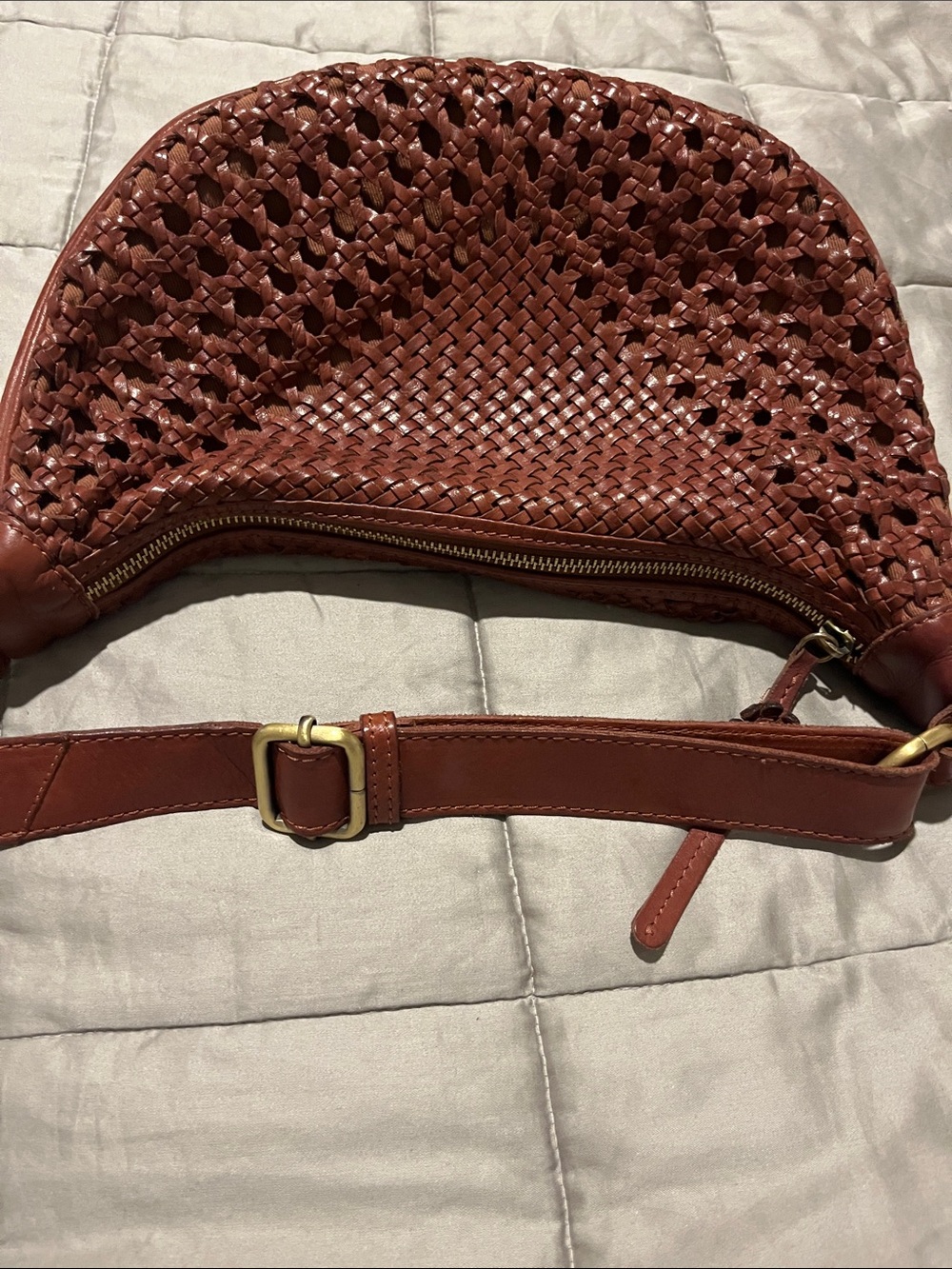 HOBO Hazel sling crossbody woven - Picture 4 of 8